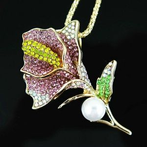 NWOT Pearl Pink Rhinestone  Flower Necklace